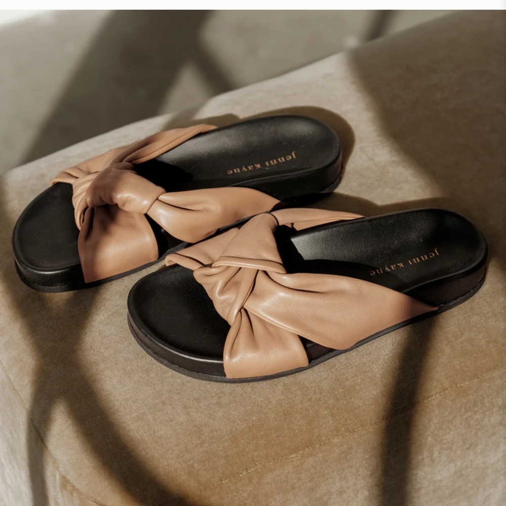 Leather knot sandal size 39 color taupe